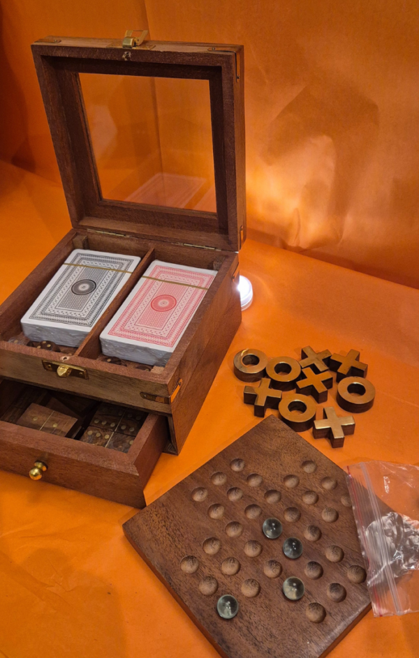 5 IN 1 WOOD GAME GIFT SET - Image 5