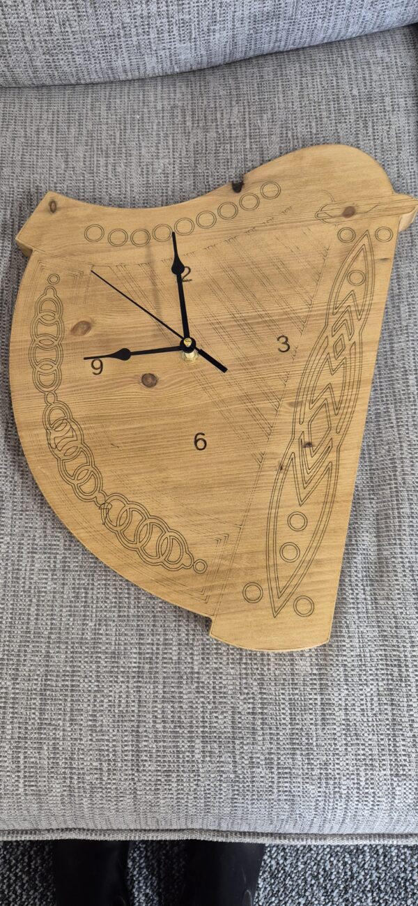 UPSHIRE IRISH HARP SOLID PINE CLOCK U410 (large)